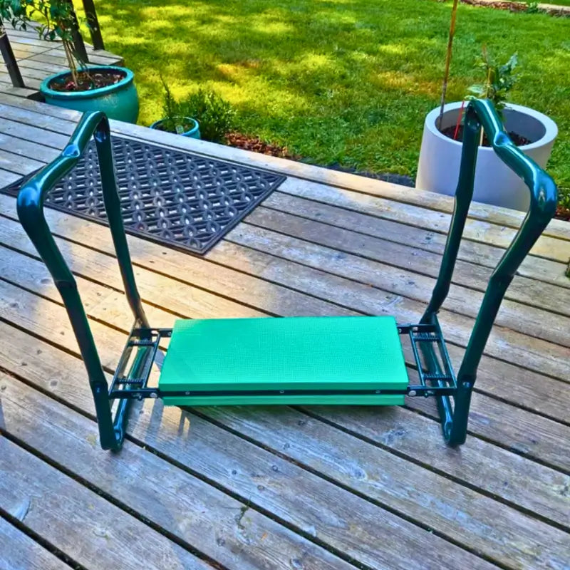 SolaGarden™ 2-in-1 Garden Kneeler